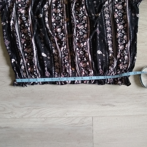 Mudd Crop Top Cap Sleeve Floral Stripe Black Pink White Scoop Neck Large - Picture 9 of 11